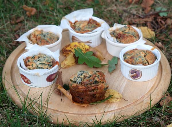 Petits cakes aux épinards, gorgonzola et lard