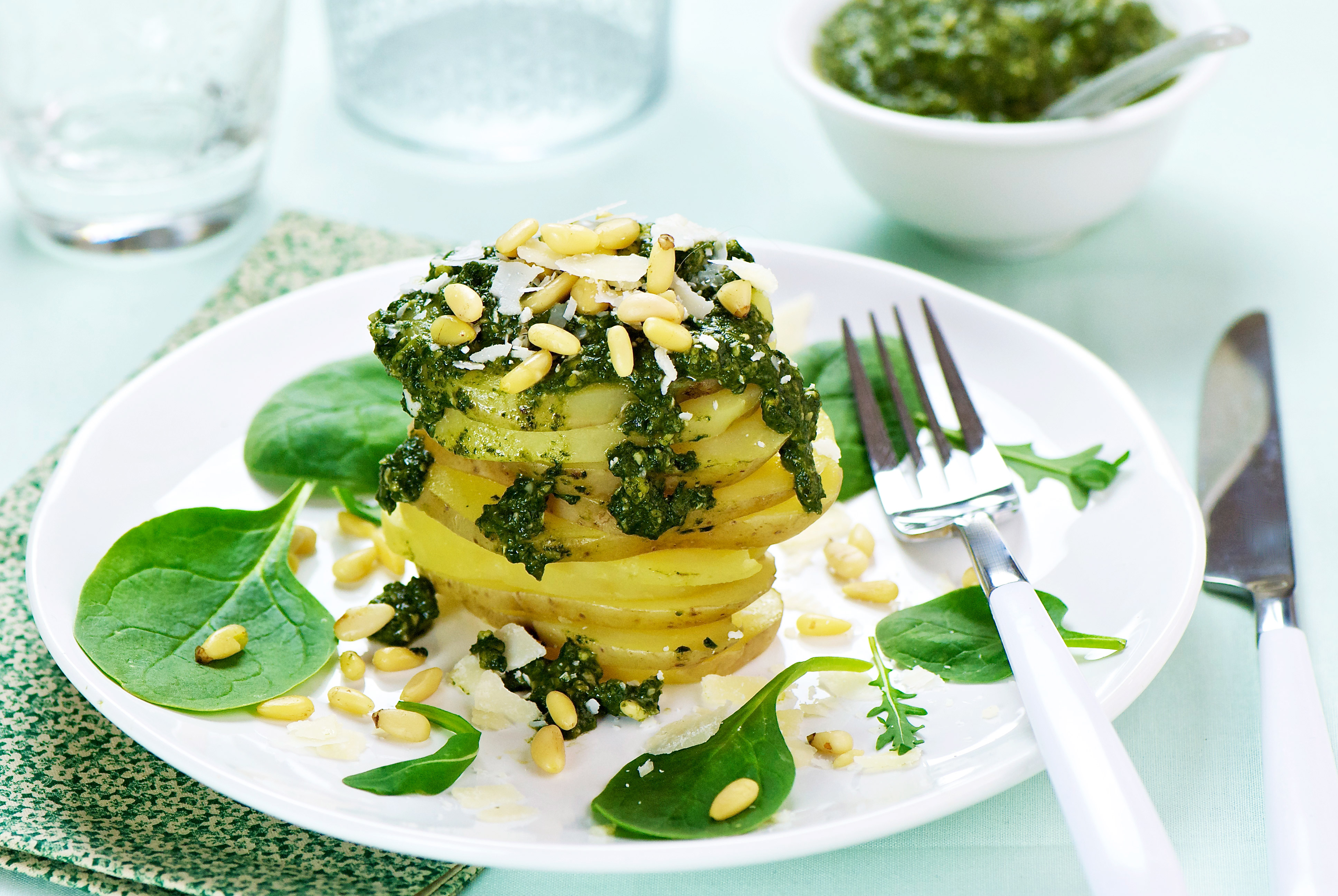 Salade de pommes de terre, sauce verte