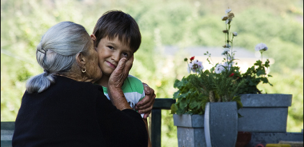 Un p'tit bécot pour mamie !