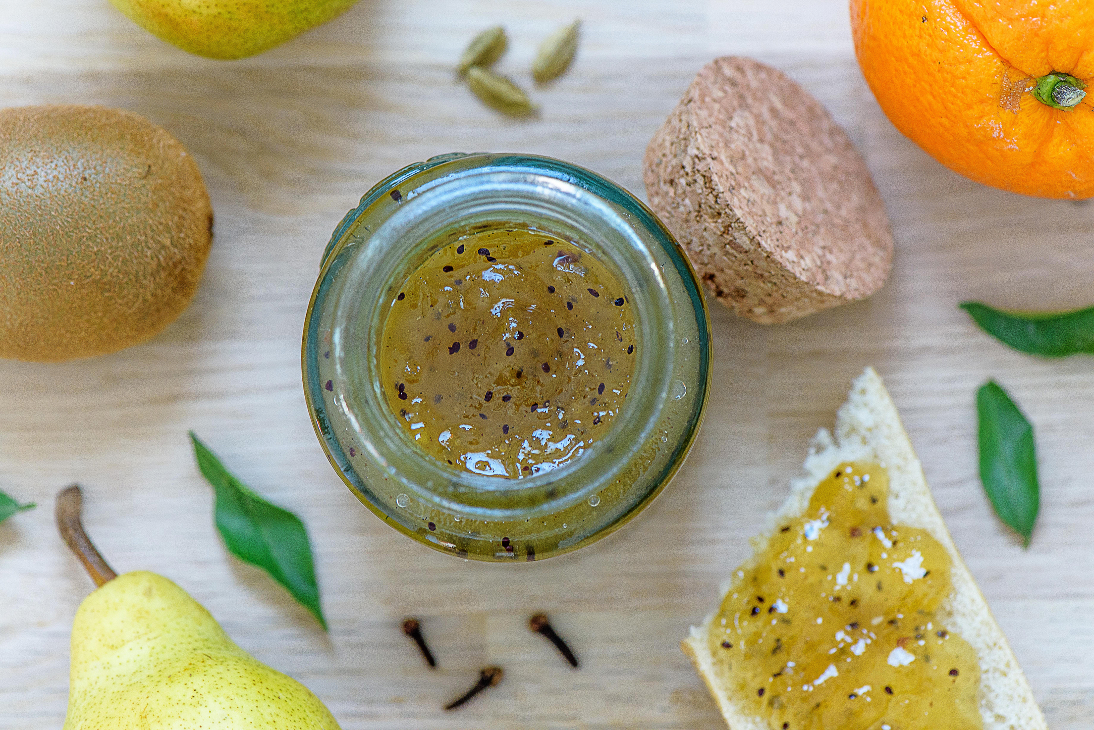 Confiture d'hiver à la poire, au kiwi et aux épices