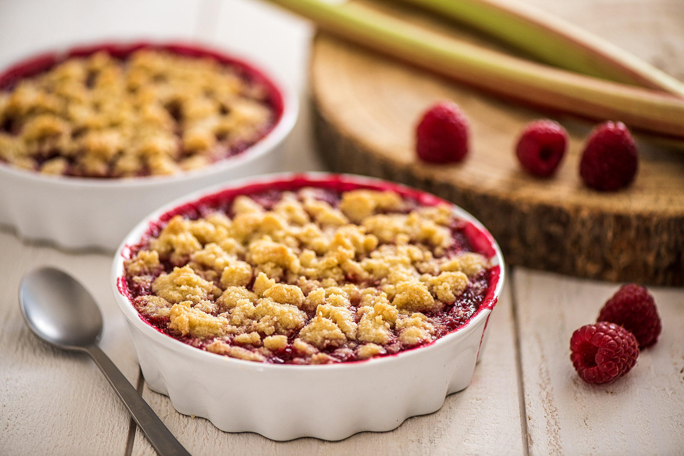 Crumble framboises et rhubarbe