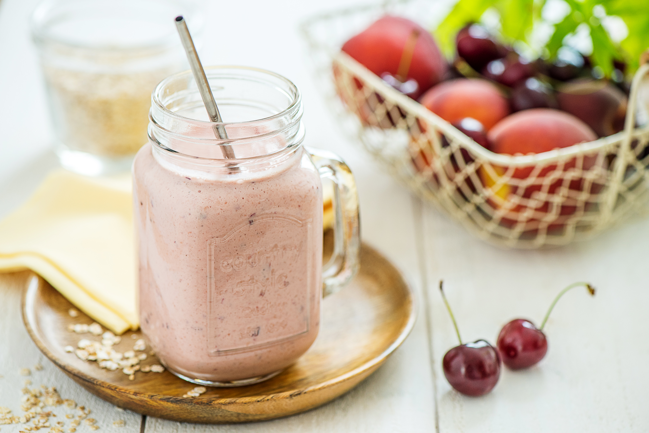 Smoothie à la cerise et à la pêche