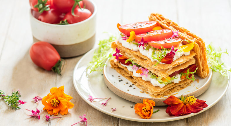 Mille-feuilles aux tomates et aux fleurs - DR Mon Quotidien Autrement - E. Montuclard