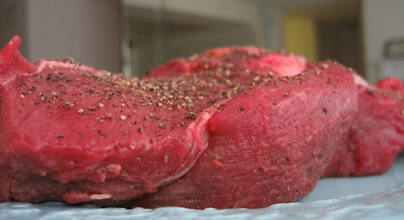 Un Français mange 24,2 kg de viande de boeuf par an en moyenne. © Jason Riedy