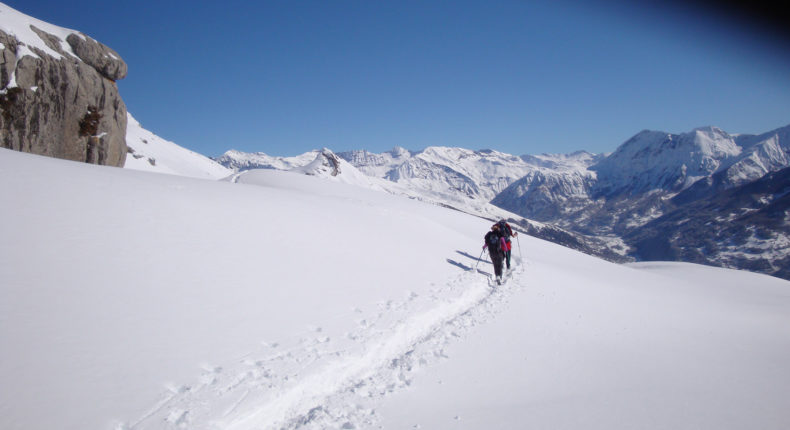 Rando raquettes dans les Hautes-Alpes a© Guilheamette Dhoyer