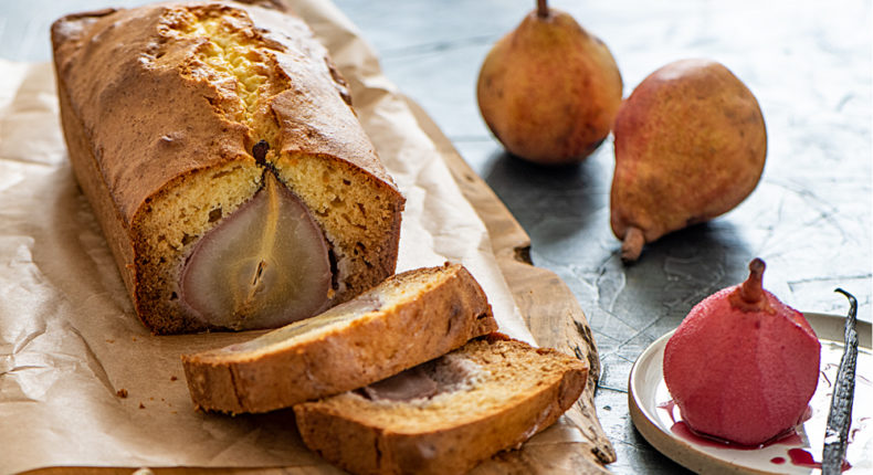 Cake aux poires pochées au vin sans gluten - DR Mon Quotidien Autrement - E. Montuclard