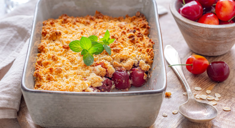 Crumble aux cerises et flocons d'avoine - DR Mon Quotidien Autrement - © Emilie Montuclard