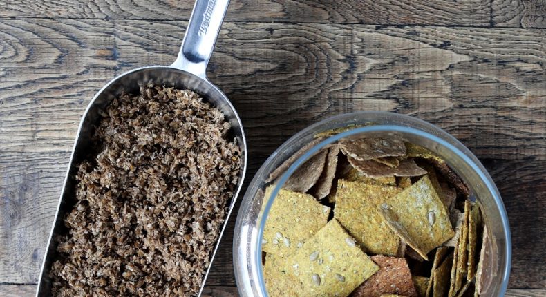 Bordeaux 9 Mai 2019
Quai de Queyries
Photo de Une 
sur le reyclage de l'orge et du malt de la brasserie transformés en crackers avec Marie Kerouedan et ses crackers Resurrection à base de drêches de brasserie issues de la fabrication de la biere