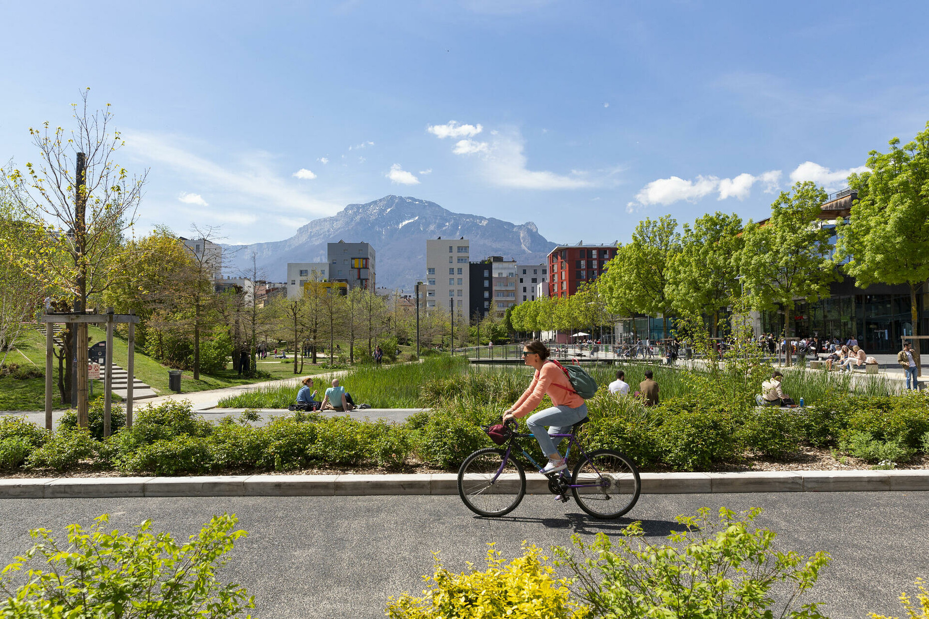 Dans l'écoquartier de Bonne, la circulation en vélo est facilitée.