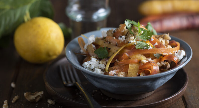 Salade de carottes râpées à la feta et aux noix - Mon Quotidien Autrement - ©E. Montuclard