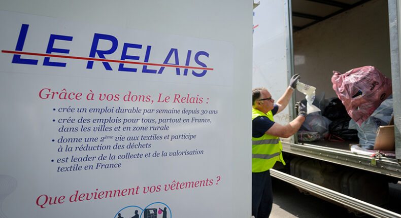 Le relais se charge d'une large partie de la collecte de vêtements en France.