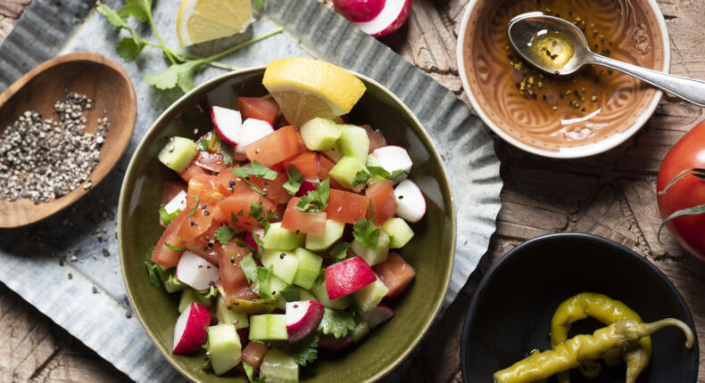 Salade de tomate, concombre et radis à l'indienne - Mon Quotidien Autrement - ©E. Montuclard