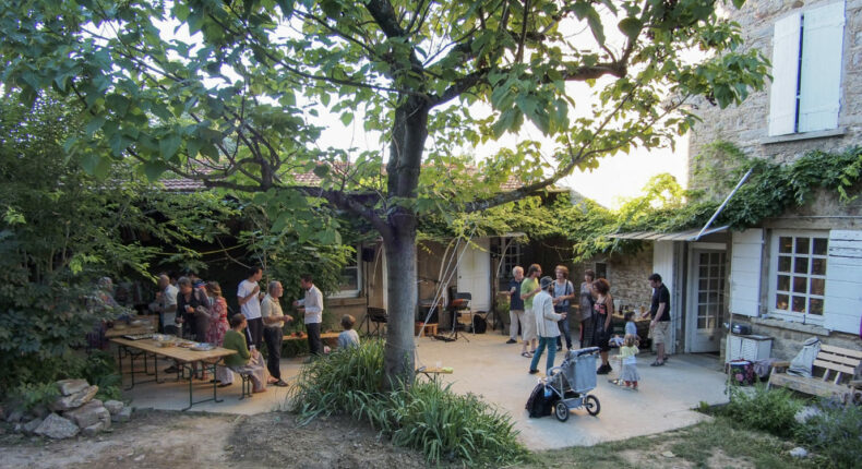 L'habitat groupé peut permettre de partager un jardin © Habitat Participatif France