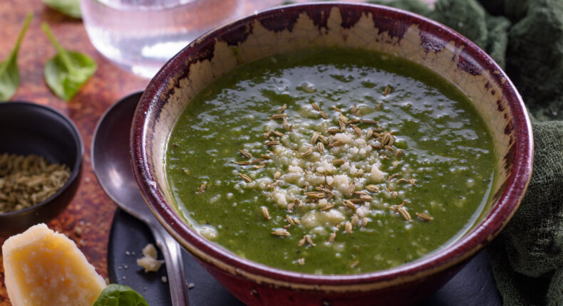 Soupe de poireaux et épinards au cumin et au grana padano - Mon Quotidien Autrement - ©E. Montuclard