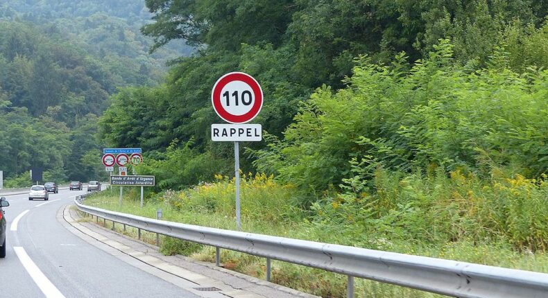 Pourquoi la vitesse n'est-elle pas limitée à 110 km/h sur les autoroutes ? © Marc Mongenet - Wikimedia Commons