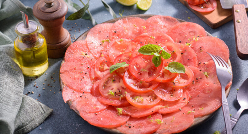 Carpaccio de pasteque et tomate au citron vert - Mon Quotidien Autrement - ©E. Montuclard