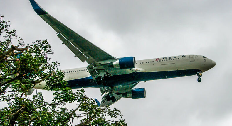 Réduction du trafic aérien en vue à l'aéroport Amsterdam-Schiphol aux Pays-Bas © Ron Reiring - CC BY-SA 2.0