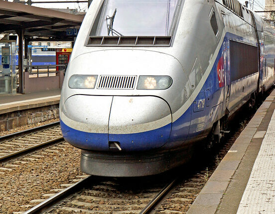 Rendre le train moins cher que l'avion © Dennis Jarvis - CC BY-SA 2.0