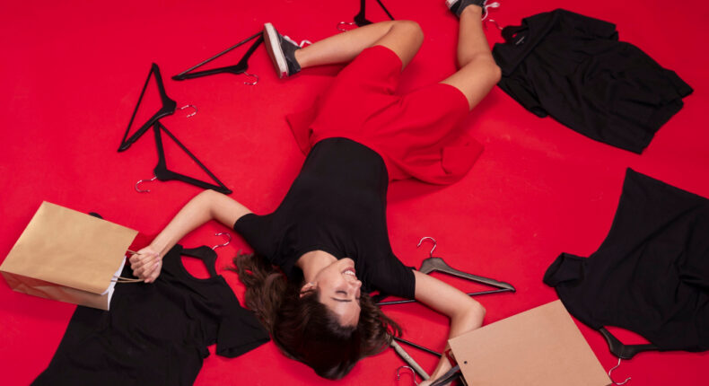 L’industrie textile représente ainsi près de 10% des émissions de gaz à effet de serre mondiales et pourrait atteindre 26% d’ici 2050, notamment en raison de l'essor de la fast fashion. Crédits Freepik