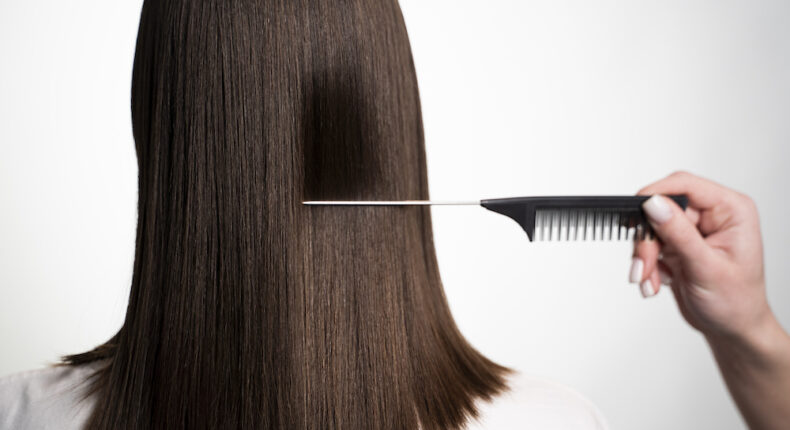 Les produits lissants pour cheveux dangereux pour la santé © Freepik