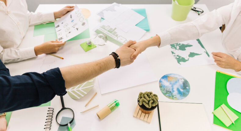 La RSE n'est plus une priorité pour les entreprises dans un contexte plus morose. Crédits Freepik